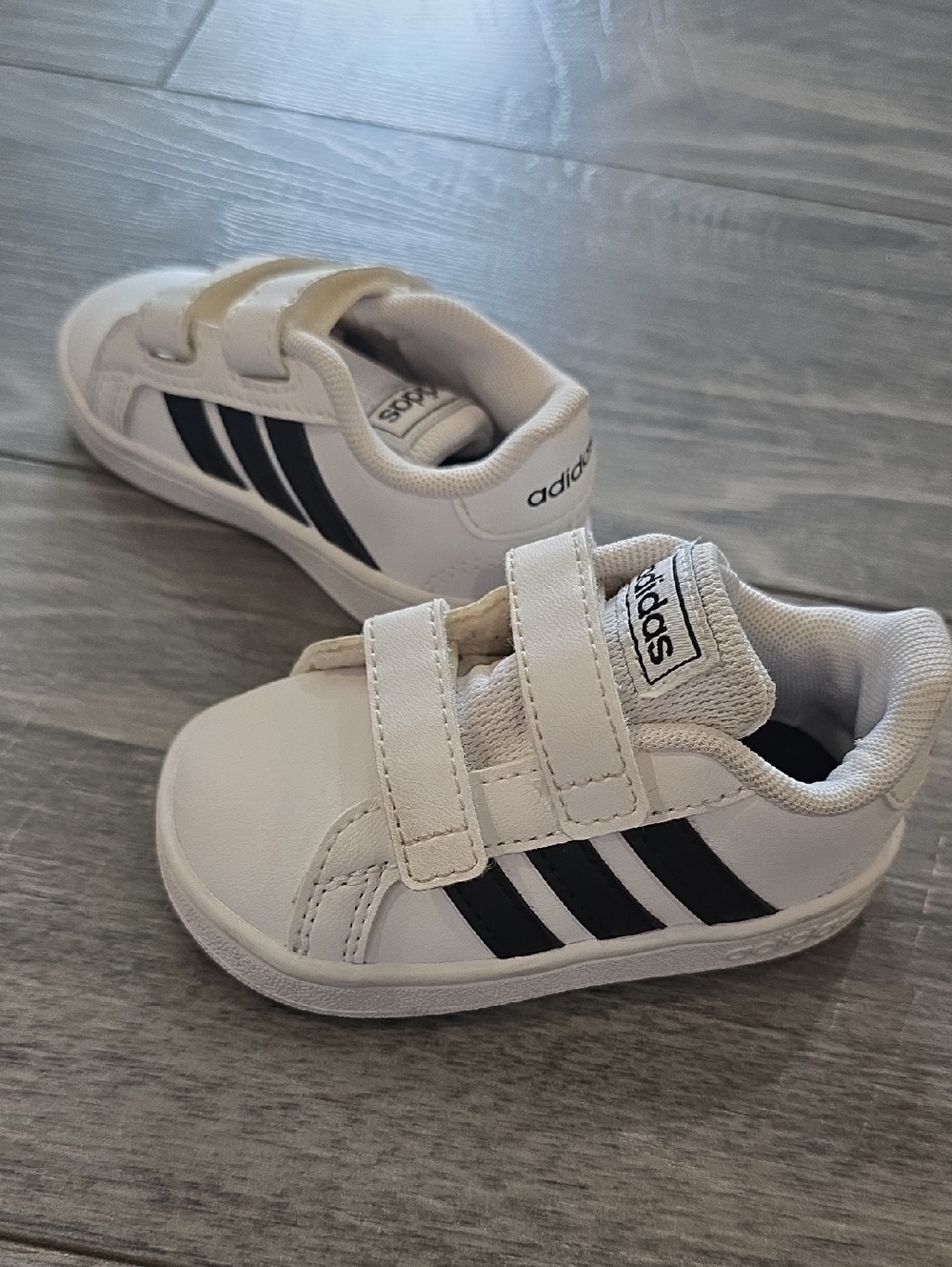 Adidas Kids White and Black Velcro Shoes - 4k